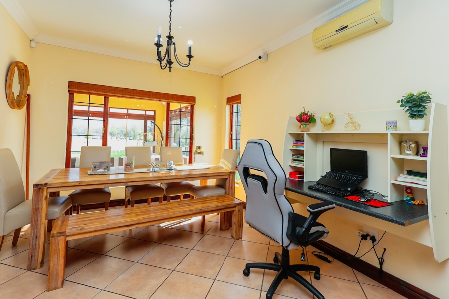 3 Bedroom Property for Sale in The Coves North West